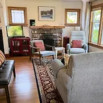 Birch Tree Cottage - 3 Bed 2 Bath Vacation Home In Seattle