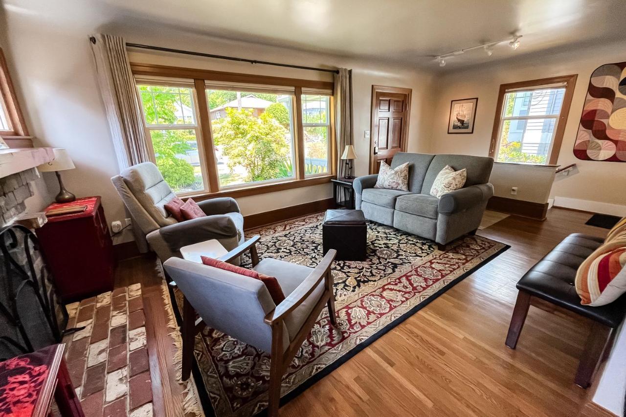 Holiday home Birch Tree - 3 Bed 2 Bath Vacation In Seattle